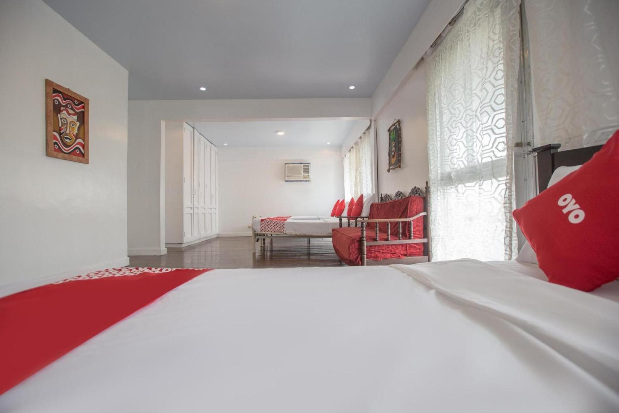 Oyo 588 Sunrock Hotel 3*