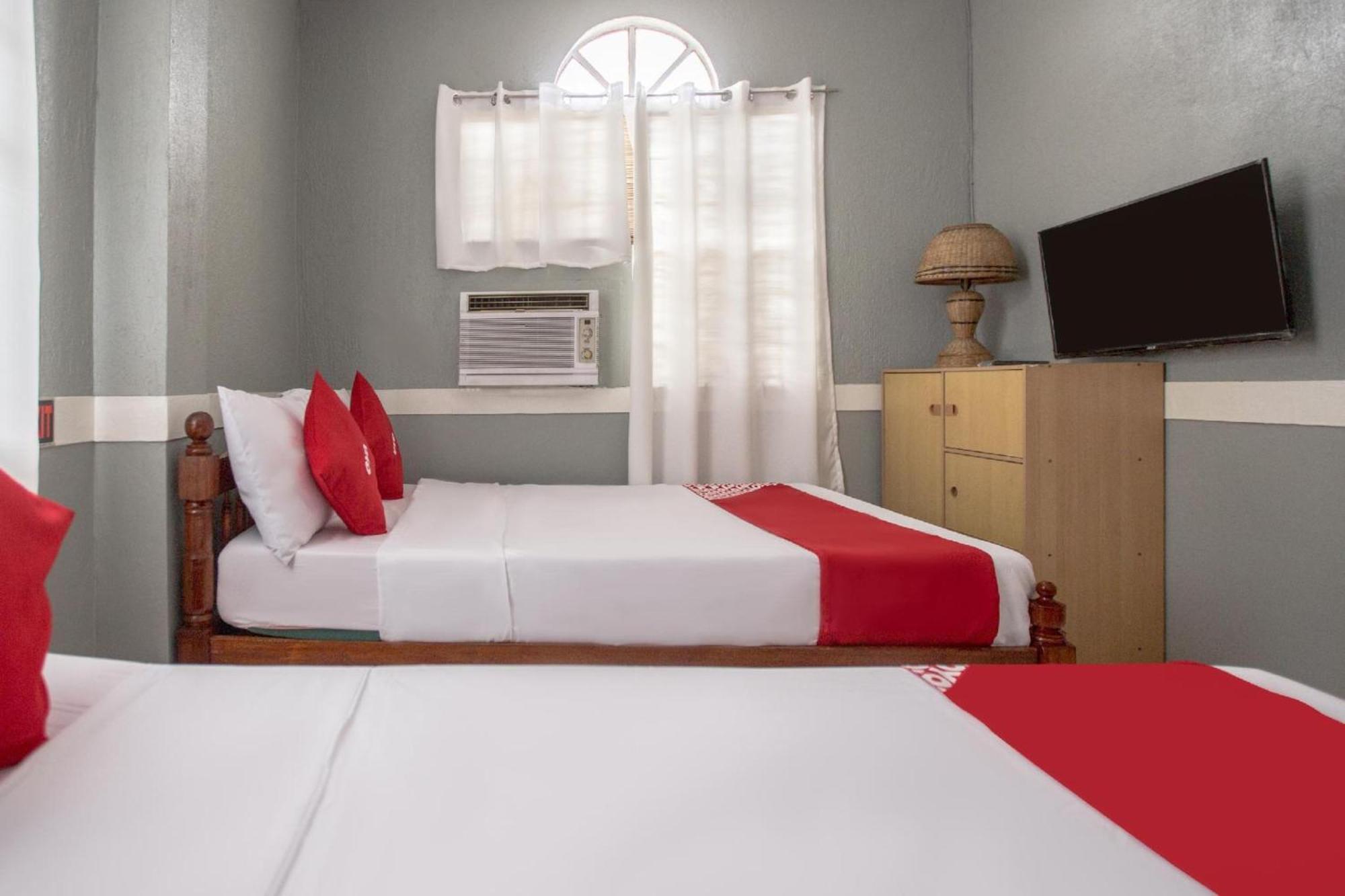 Oyo 588 Sunrock 3* Antipolo