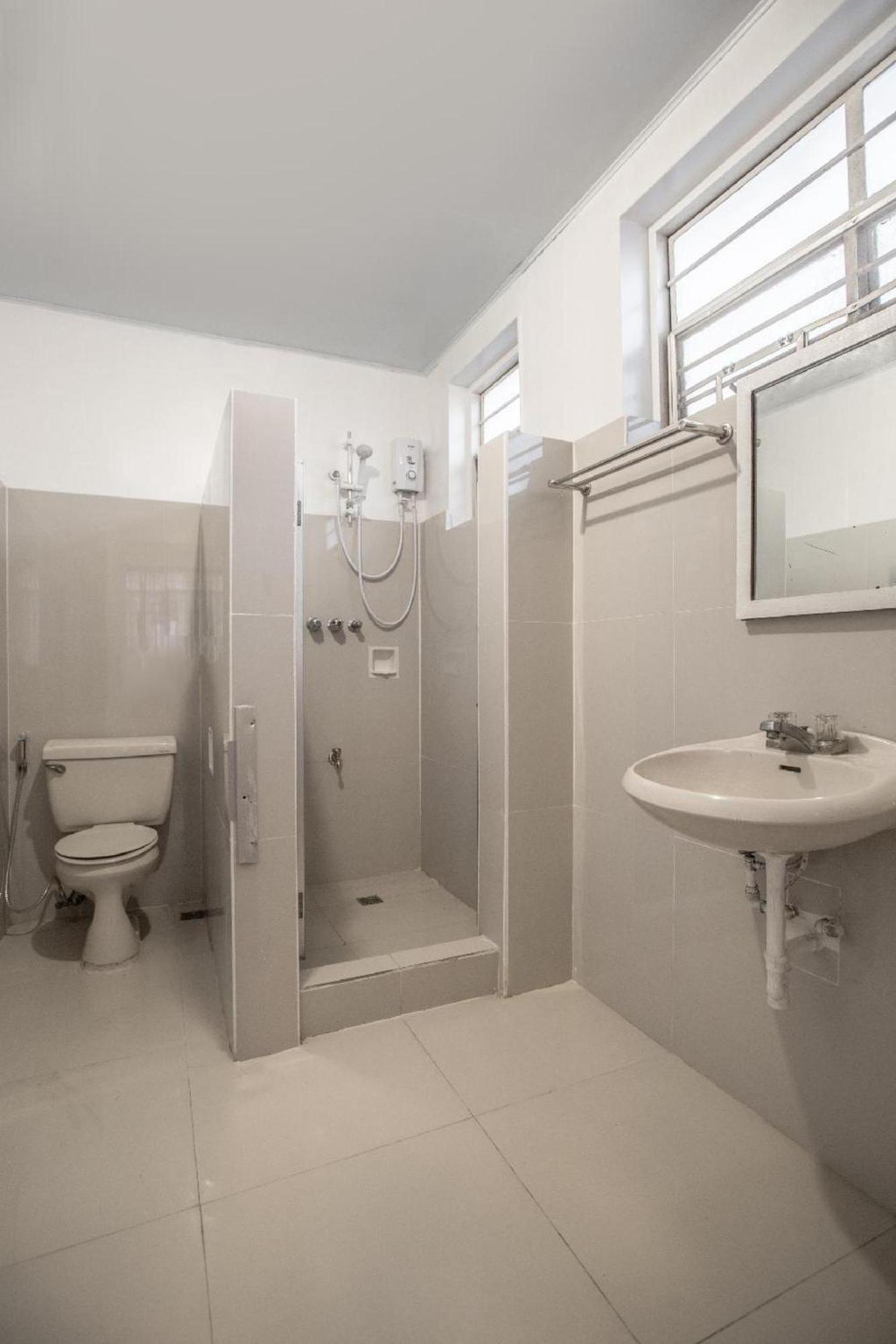 Oyo 588 Sunrock Hotel