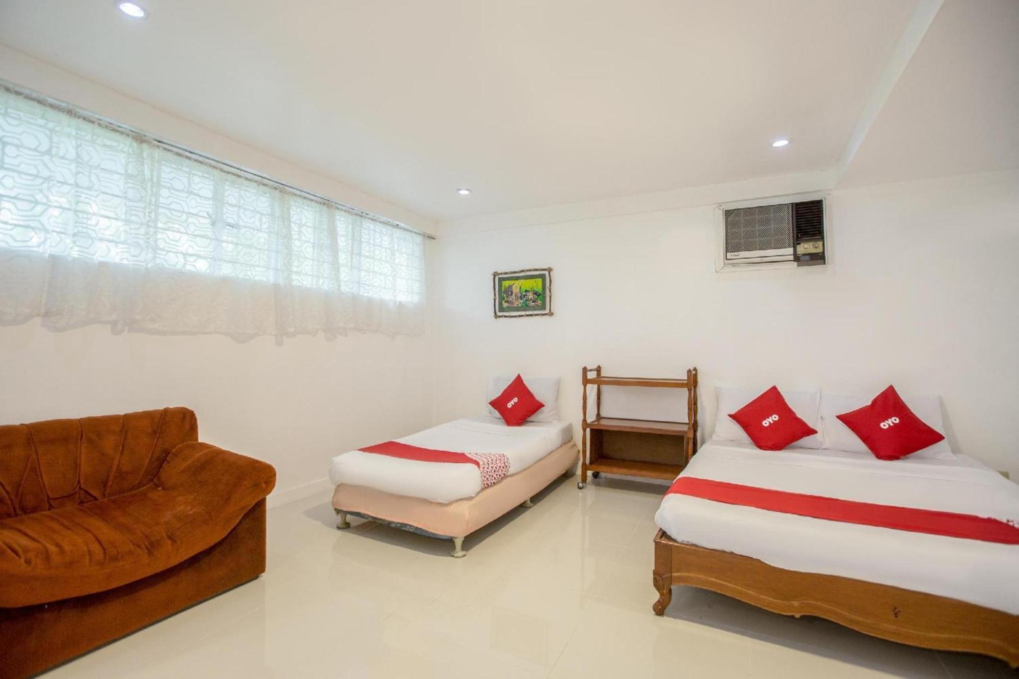 Oyo 588 Sunrock 3* Antipolo